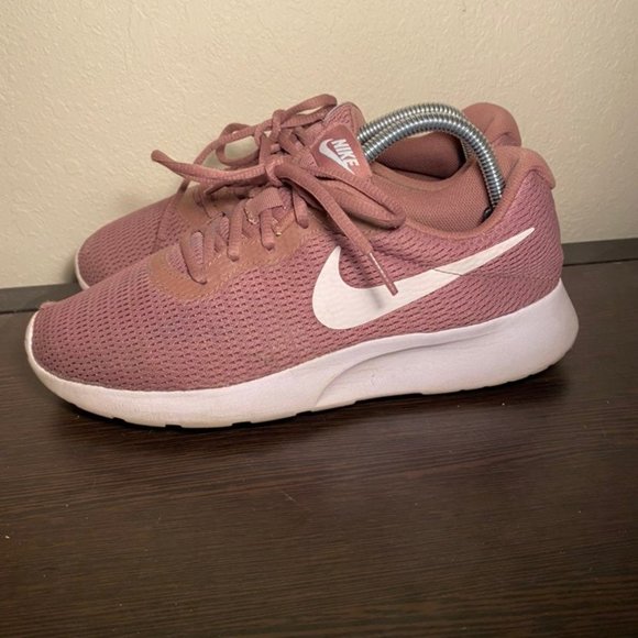 Nike Rose Tanjun Shoes 9.5